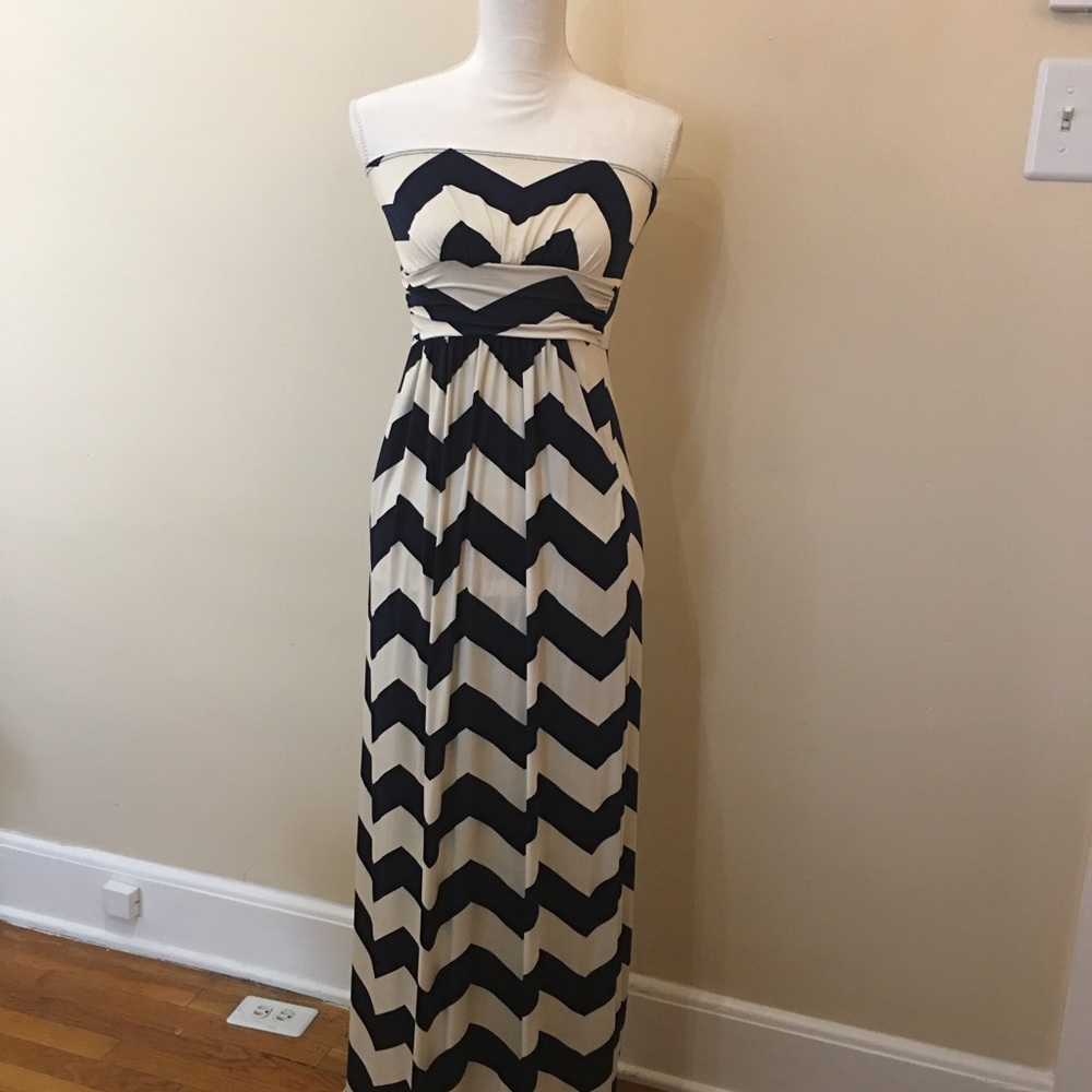 👗Fashionomics Maxi Chevron Pattern Dress.Size S👗